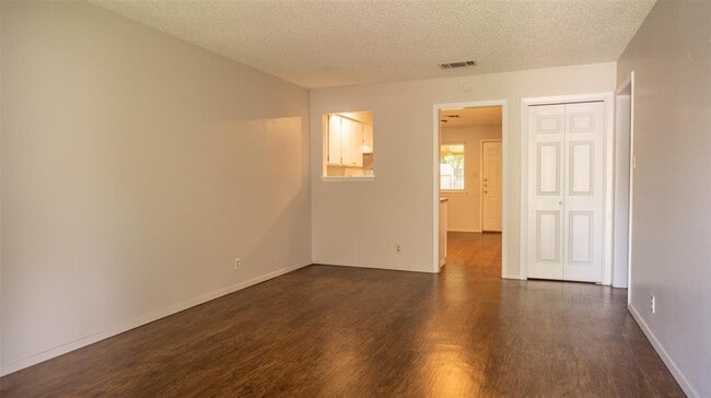 Building Photo - 104 Nicole Cove