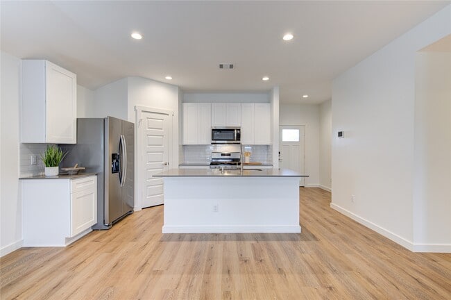 Building Photo - 29418 Emilys Rock Ln