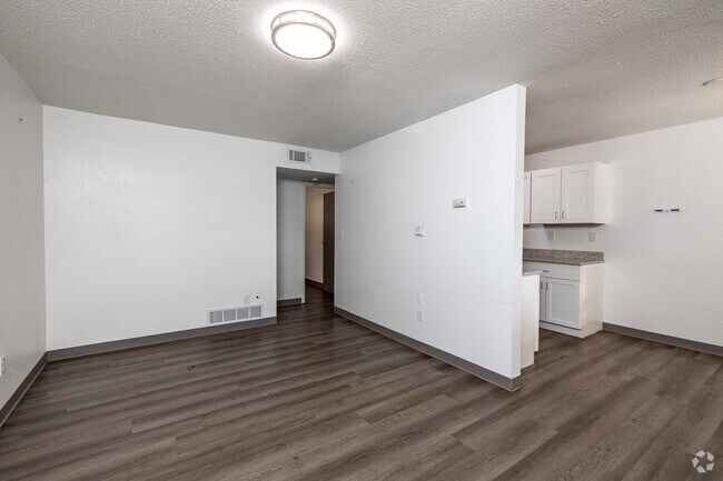 1BR, 1BA - 580SF - Living Room - Caspian Village Apartments