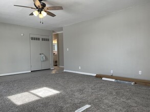 Building Photo - 600 Sara St