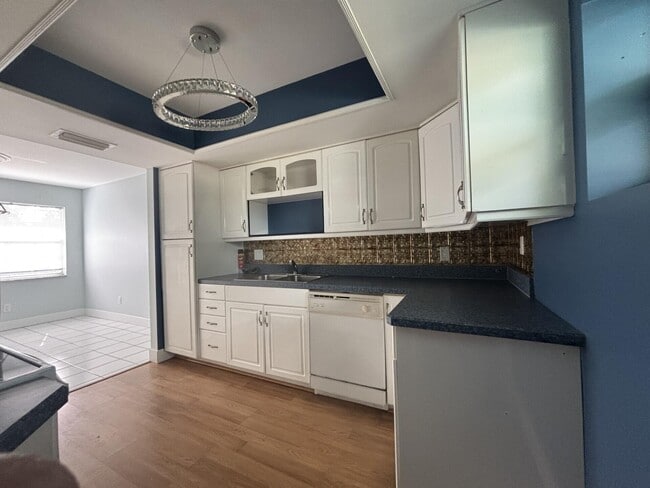 Foto del edificio - 1160 E 12th St