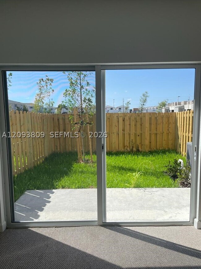 Foto del edificio - 1270 NW 4th Ln