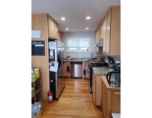 Building Photo - 27 Antwerp St