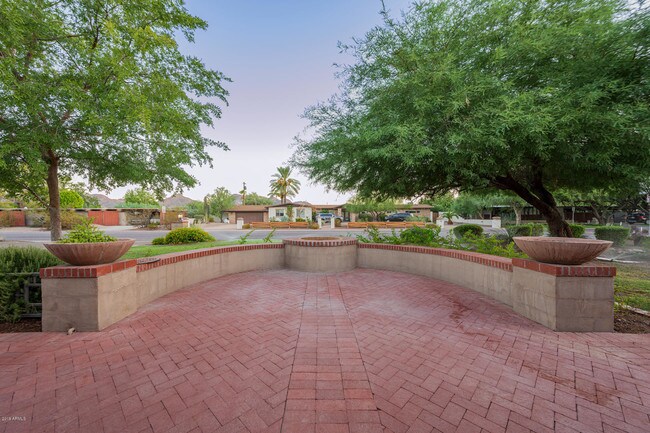 Building Photo - 4343 E Stanford Dr