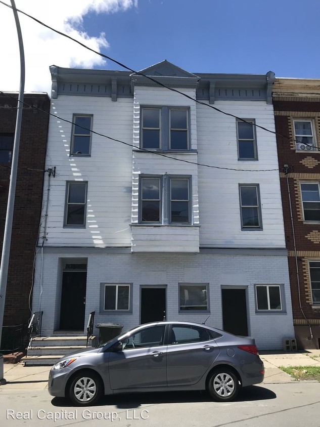 Primary Photo - 1517 5th Ave