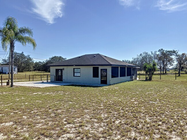 Building Photo - Coyer Rd Unit A