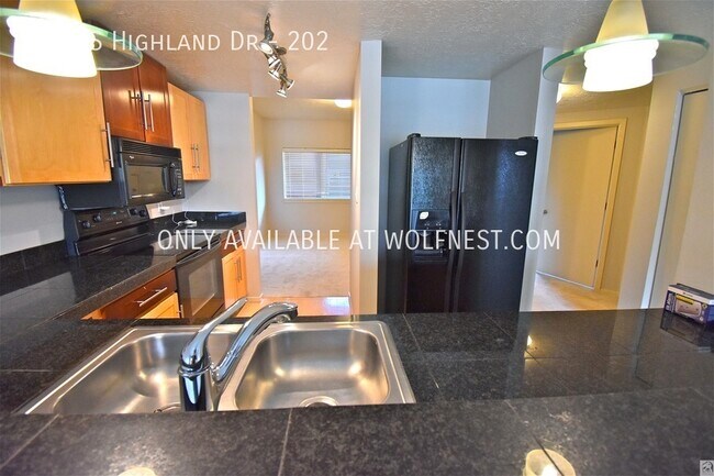 Foto del edificio - Beautiful 2 Bedroom Holladay Condo!