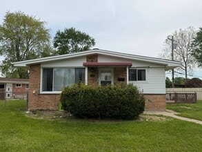 Building Photo - 33240 Parkwood St