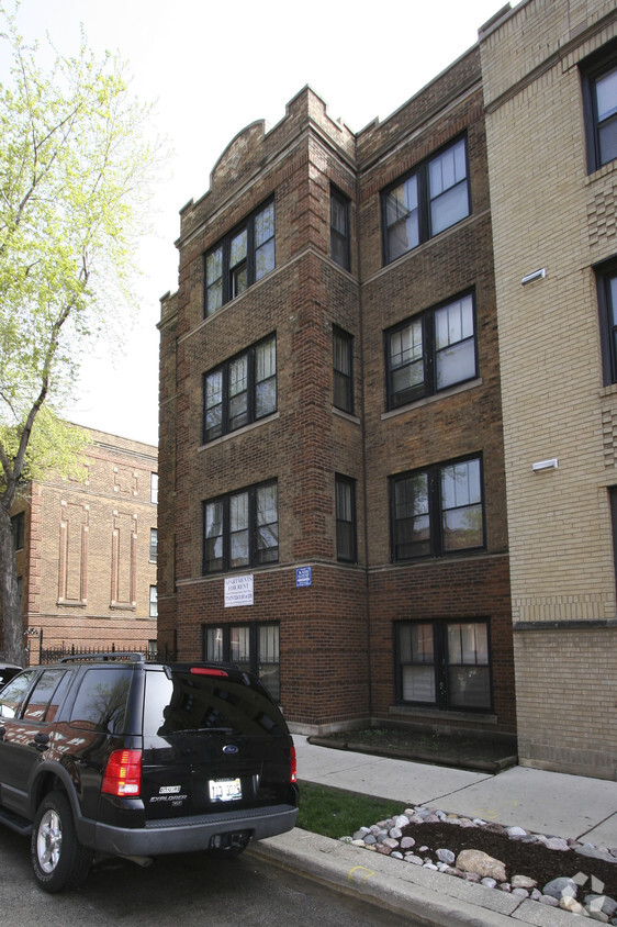 Building Photo - 3507 N. Racine Avenue Apartments