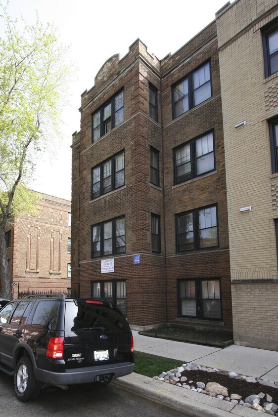 Foto del edificio - 3507 N. Racine Avenue Apartments
