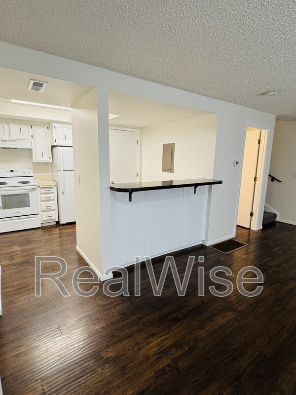 Foto del edificio - 4278 Meadowbrook Ct NE