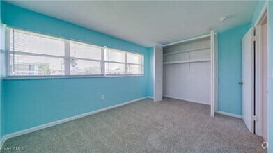 Building Photo - 1313 SE 40th St