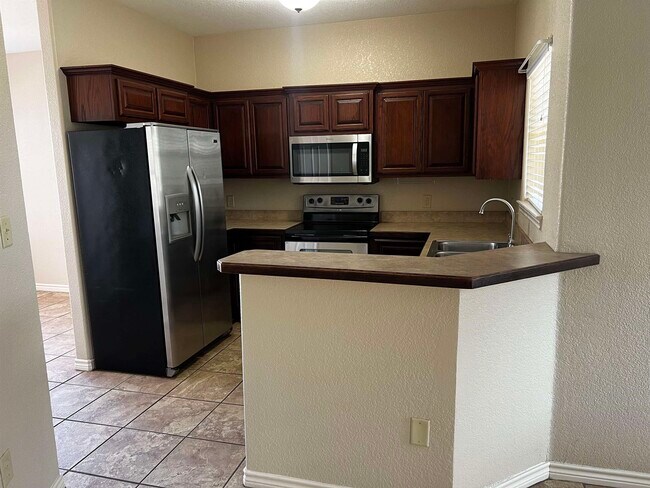 Building Photo - 204 Alyssa Dr