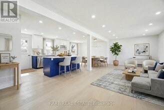 Building Photo - 314 Laughton Crescent