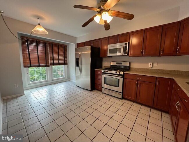 Foto del edificio - 12002 Lisa Marie Ct