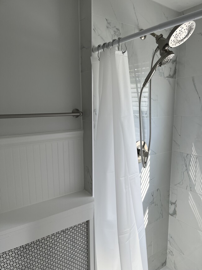 Building Photo - 7901 Greenwood Ave