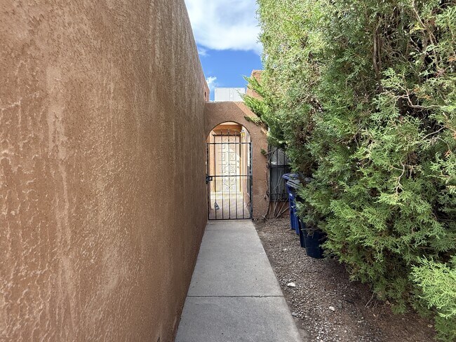 Foto del edificio - 13515 Mccall Ct NE
