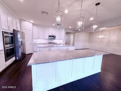 Building Photo - 23052 Via Del Oro