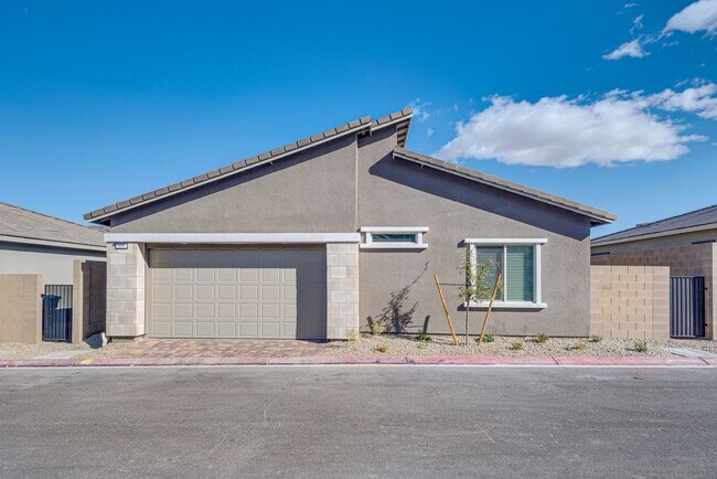 Foto del edificio - 900 Elmwood Frst Ln
