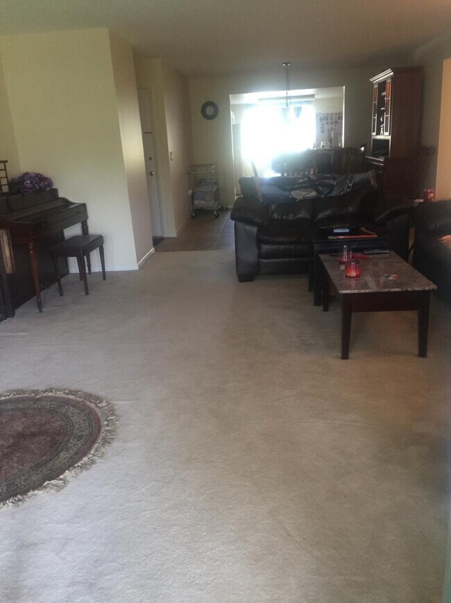 Livingroom - 14750 Beach Blvd