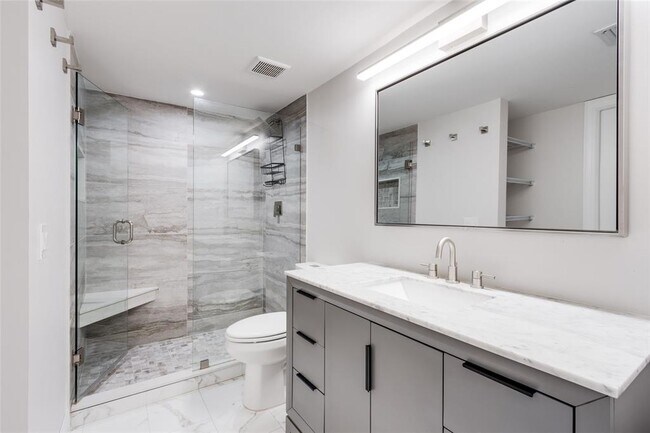 Foto del edificio - 1301 River Reach Dr