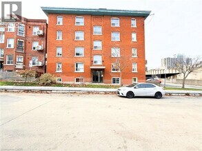 Building Photo - 120 Charles St