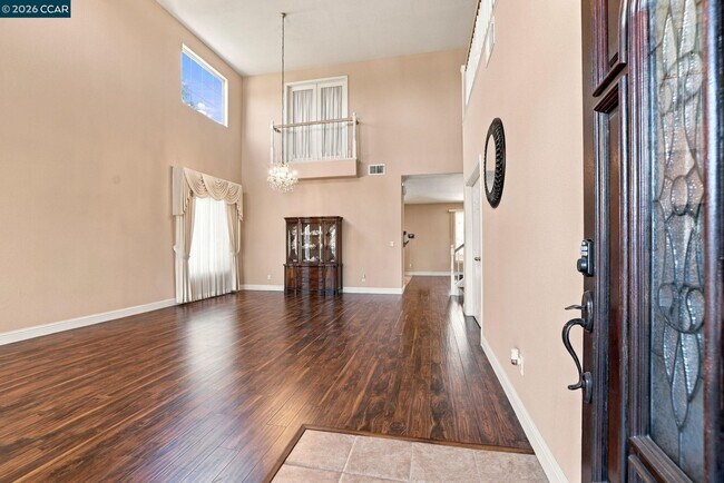 Foto del edificio - 204 Millbrook Dr