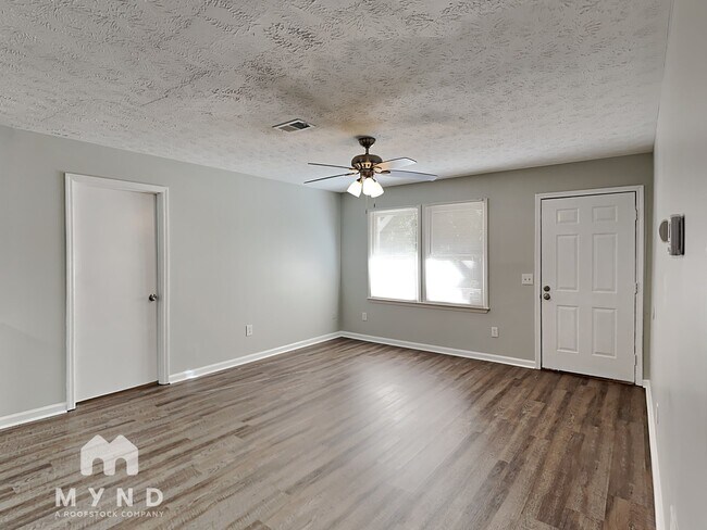 Building Photo - 242 Ashland Dr