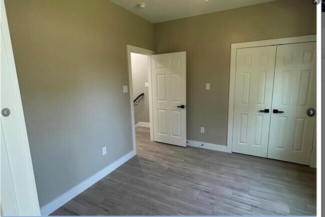 Foto del edificio - 8212 Knox St