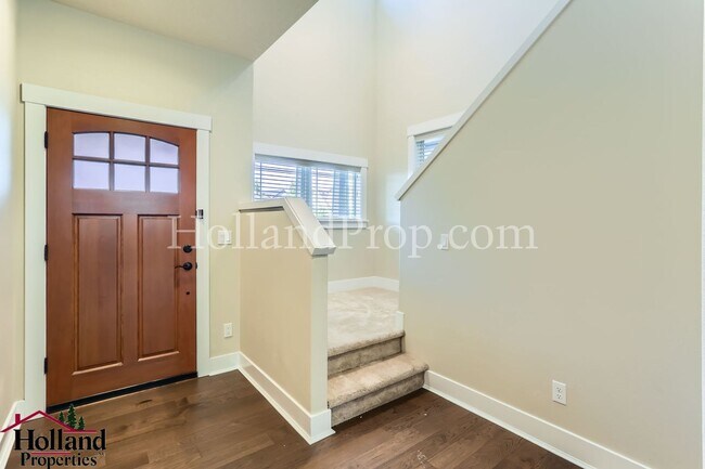 Foto del edificio - Charming Home Backing to Beaverton Creek N...