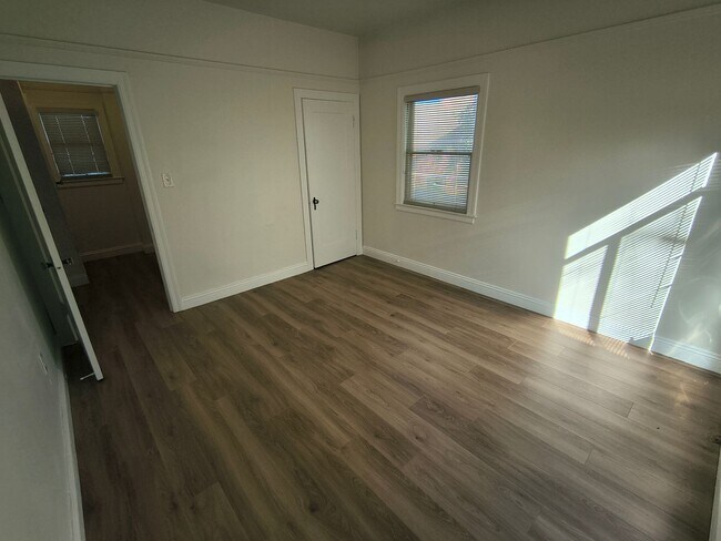 Foto del edificio - EBS T 704 &amp; 22186