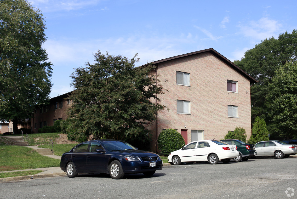 Building Photo - Lee Valley Apartments