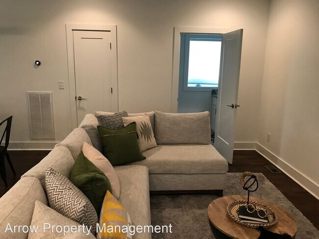 Foto del edificio - 4 br, 3.5 bath House - 33 Perkins St