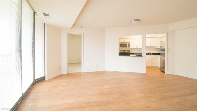 Foto del edificio - 1505 Crystal Dr