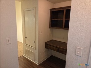 Building Photo - 611 Olaf Dr