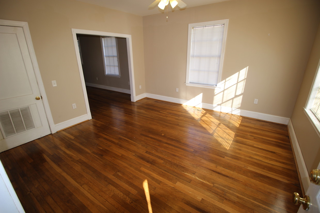 Living Room - 2667 Forbes St