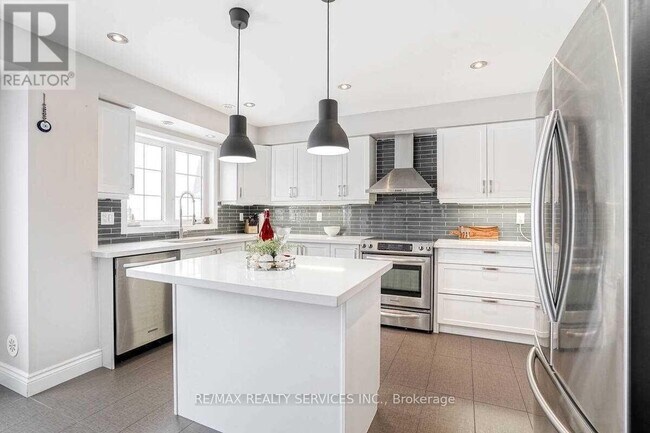 Photo du bâtiment - 15 Vanhorne Cl