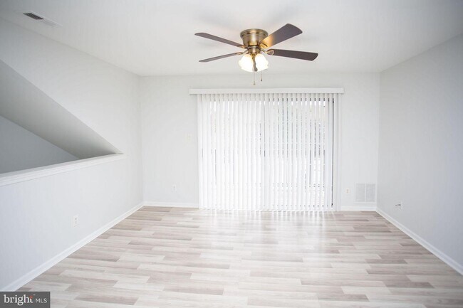 Foto del edificio - 608 Briarwood Ct