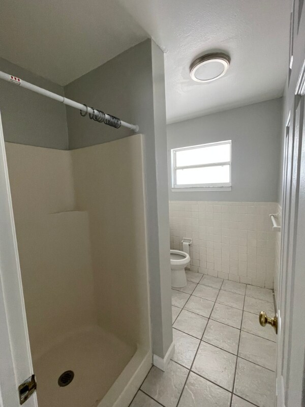 Foto del edificio - 1100-1190 Neptune Dr