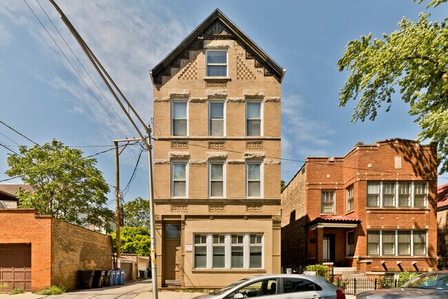 Foto del edificio - 2246 W Belden Ave