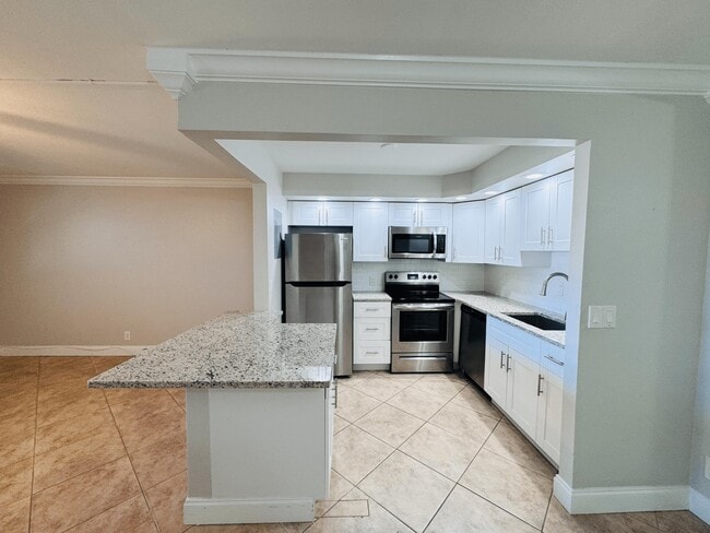 Building Photo - 602 Saxony Ln