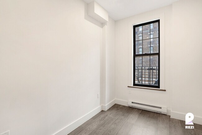 Building Photo - 603 Academy St