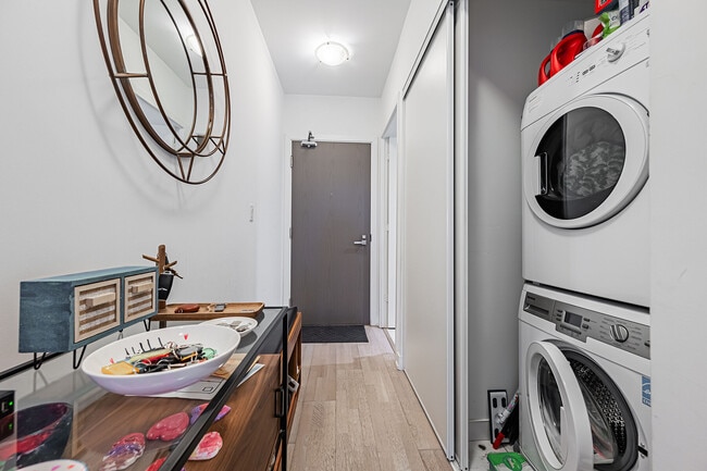 Building Photo - 501 St Clair Ave W