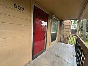 Building Photo - 16120 Stuebner Airline Rd