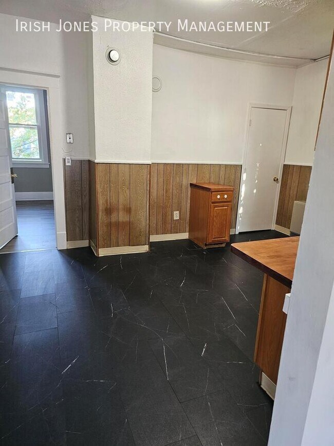 Foto del edificio - 175 Freund St