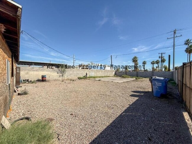 Photo - 902 N 15th Ave House