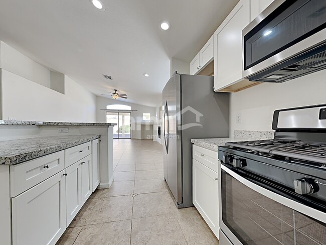 Building Photo - 8120 Guava Nectar Ave