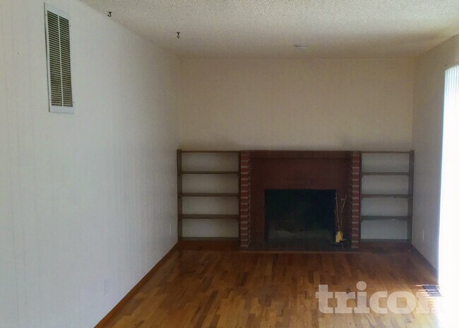 Foto del edificio - 535 Gregory Wy