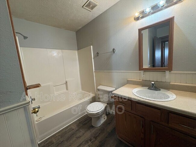 Foto del edificio - 1053 S Colgate Ave