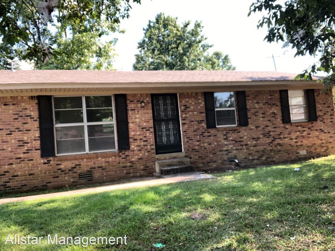 3 br, 1.5 bath House 223 Noble St House Rental in Batesville, MS